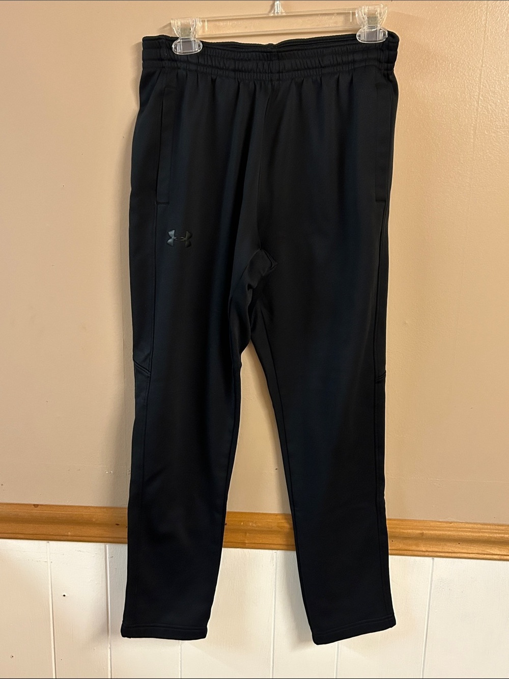 Under Armour Black Men's Athletic Jogger Pants Size Medium